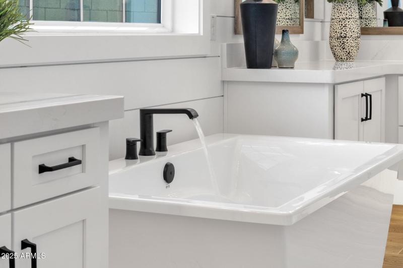 160-web-or-mls-1063-e-palm-bch-dr