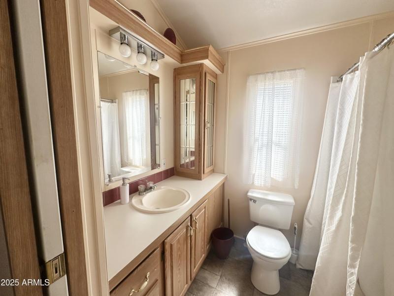 ROOMY BATHROOM