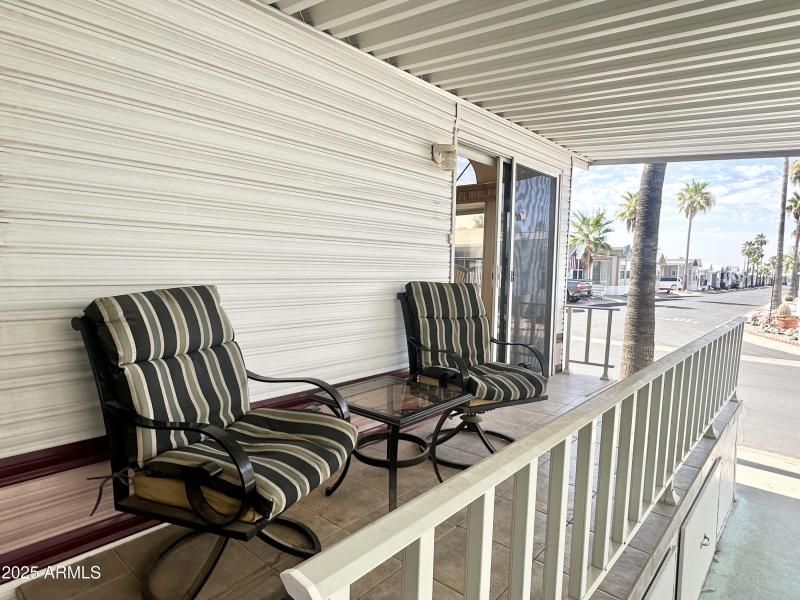 GREAT TILED OUTDOOR DECK