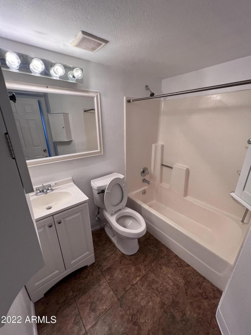 6FF9A138-2A35-4052-BEAA-BB7DCDF2D51D