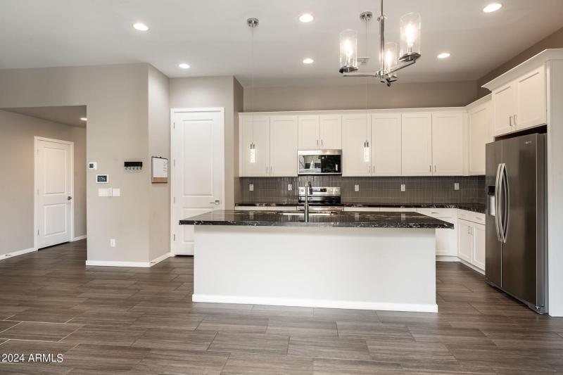 12-web-or-mls-901-s-smith-rd-1036