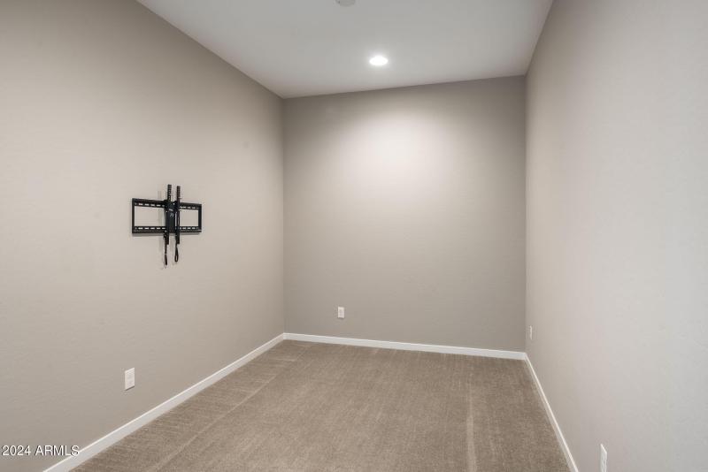 15-web-or-mls-901-s-smith-rd-1036