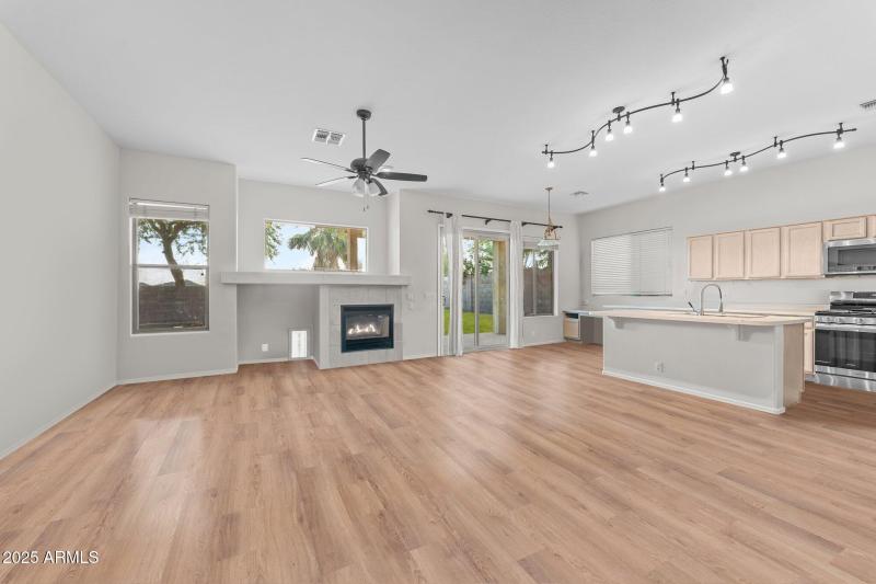 Livingroom/kitchen/backyard view