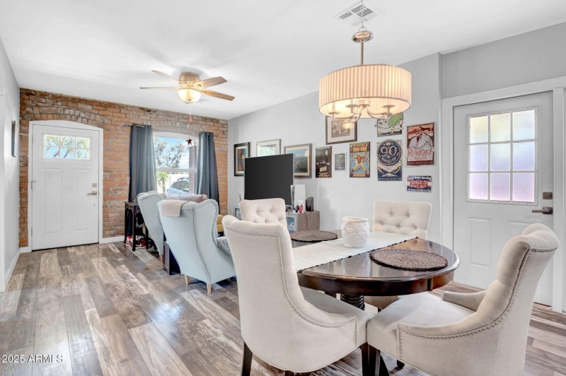 3-web-or-mls-1229 E Moreland St-3