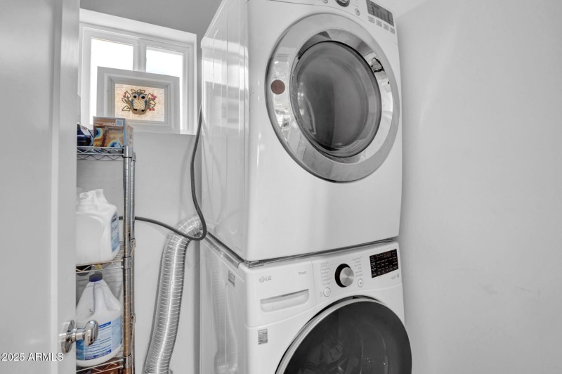 8-web-or-mls-1229 E Moreland St-8