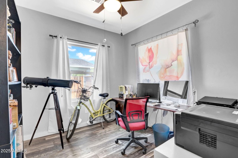 9-web-or-mls-1229 E Moreland St-9