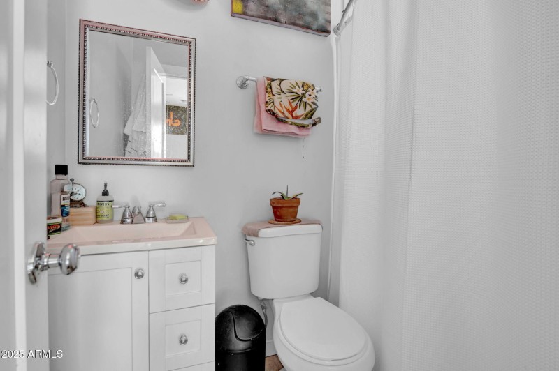 18-web-or-mls-1229 E Moreland St-18