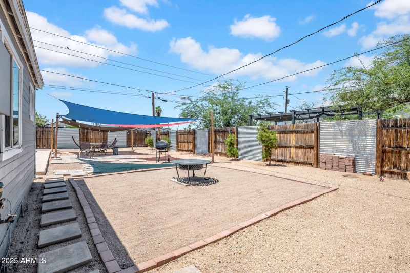 19-web-or-mls-1229 E Moreland St-19