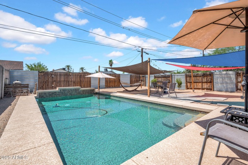 21-web-or-mls-1229 E Moreland St-21