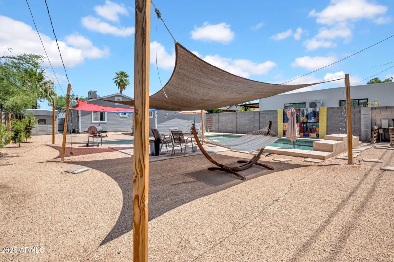 22-web-or-mls-1229 E Moreland St-22