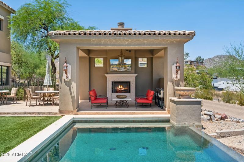 Pool Cabana-5738-n-32nd-pl