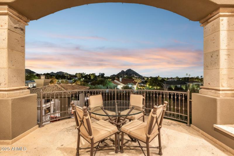 Patio with Camback -5738-n-32nd-pl