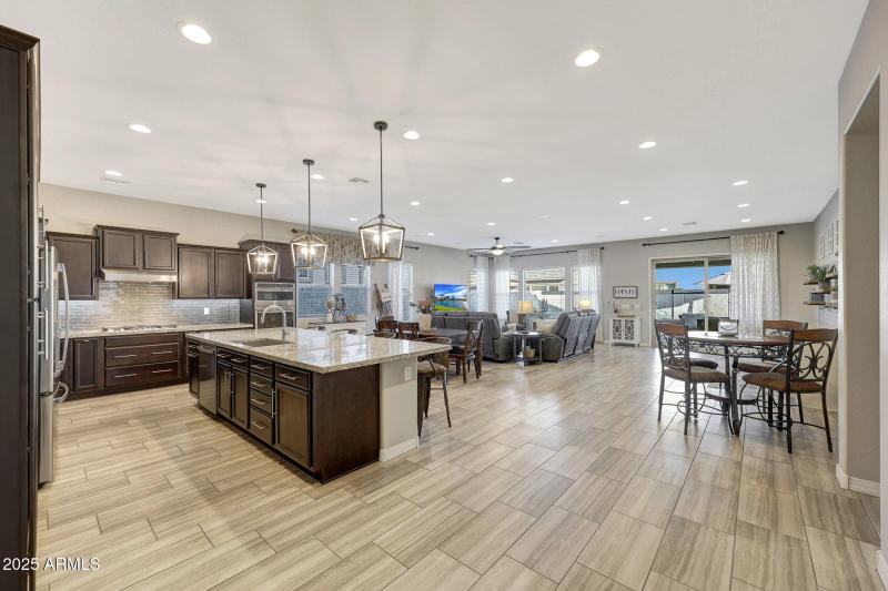 Grear Room & Kitchen