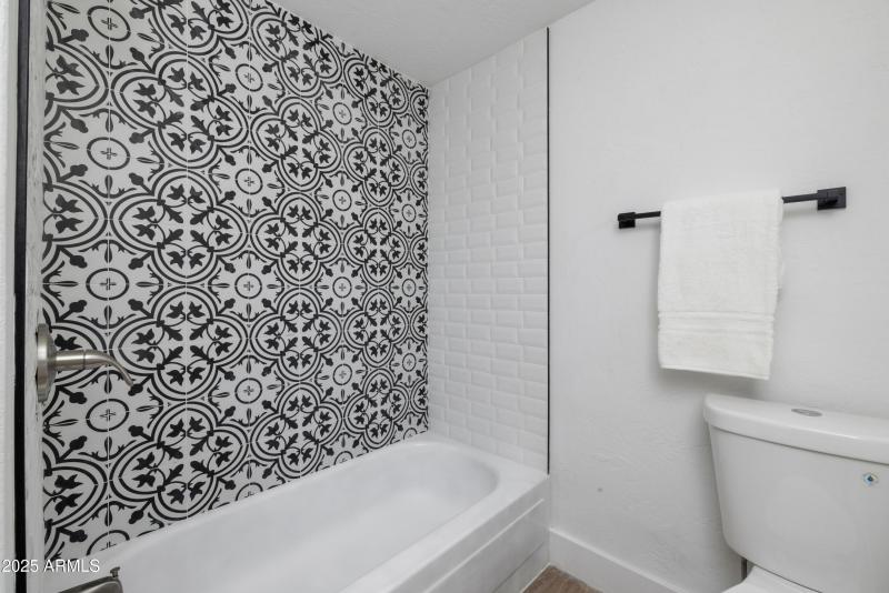 013_Primary Bathroom