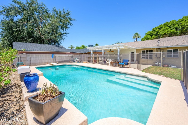 21-web-or-mls-Edgemont-28