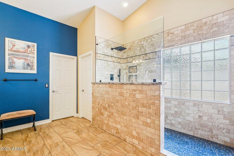 26-web-or-mls-N 85th Dr-S0907-026