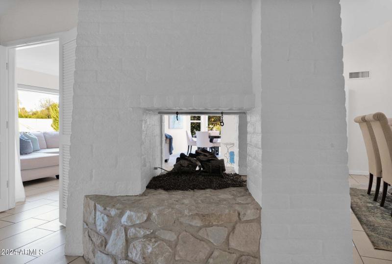 Gas fireplace for living/family rooms