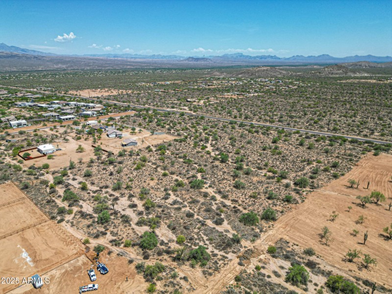 Parcel to the east where "The Shops at R