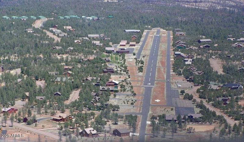 Shot of Rwy 3 and airpark v1