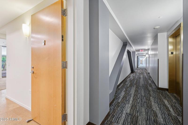 30-web-or-mls-E Rancho Vista Dr-S0807-03