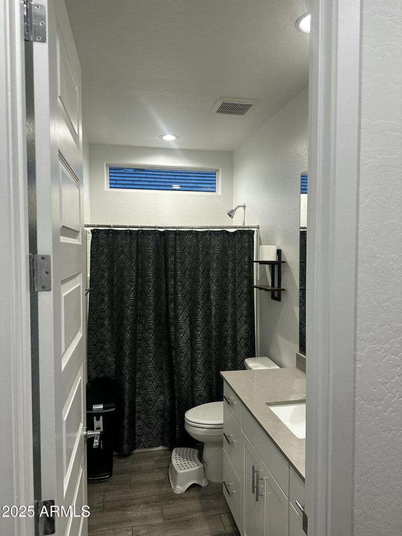 Sedondary bathroom 1