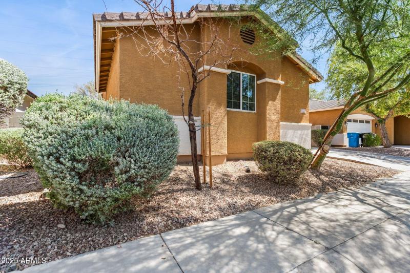 2-web-or-mls-2730-e-ellis-st