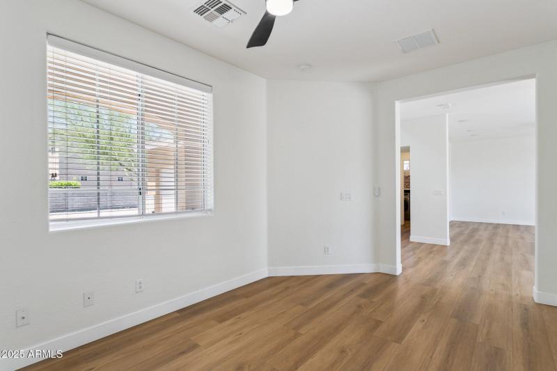 16-web-or-mls-2730-e-ellis-st