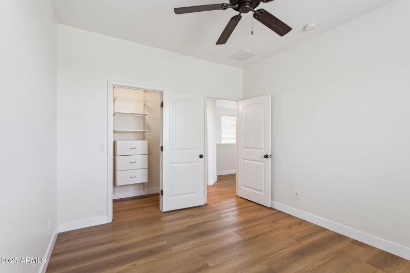 33-web-or-mls-2730-e-ellis-st