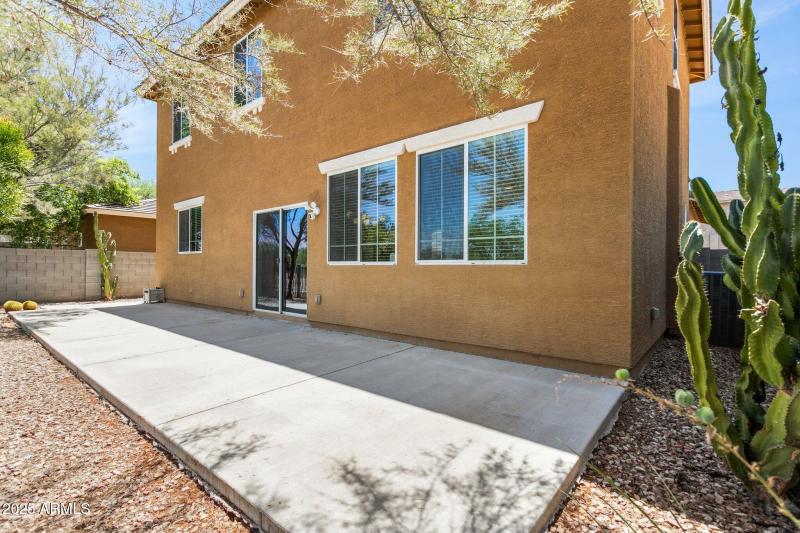 40-web-or-mls-2730-e-ellis-st