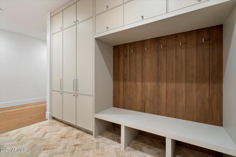 Mudroom w/ Direct Garage Access