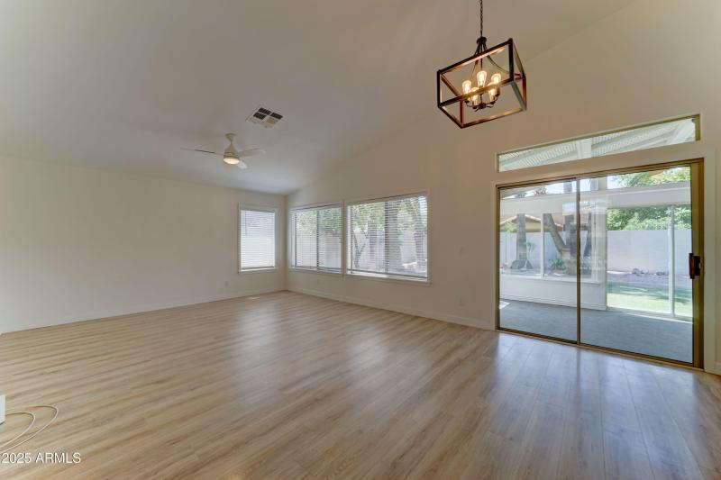 289 E MESQUITE STREET-4