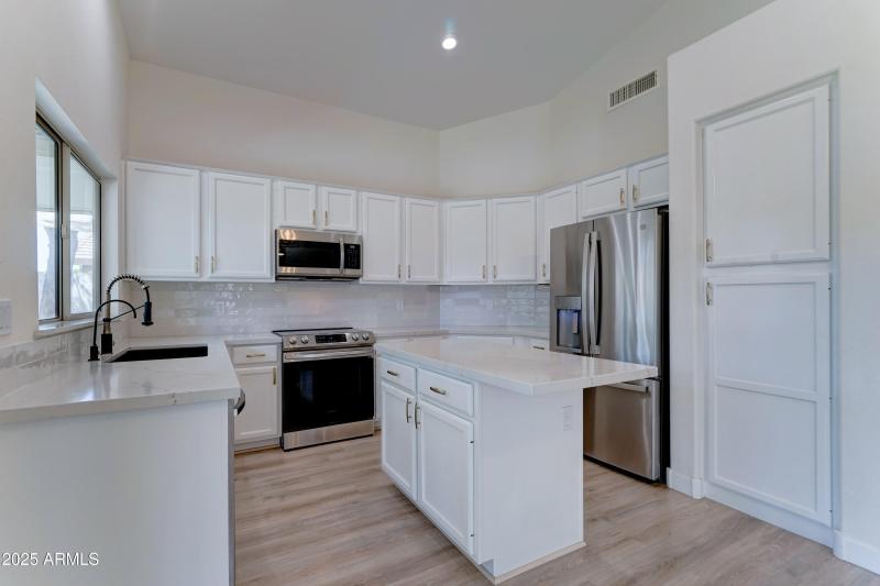 289 E MESQUITE STREET-9