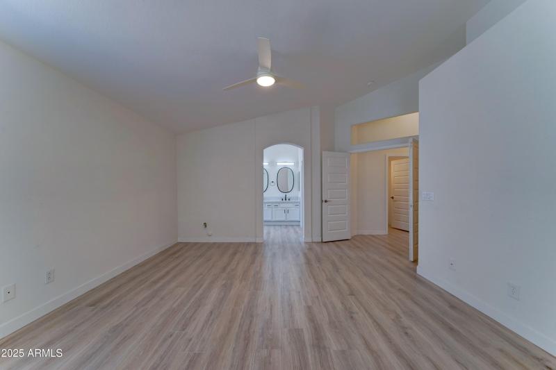 289 E MESQUITE STREET-14