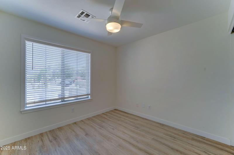 289 E MESQUITE STREET-20