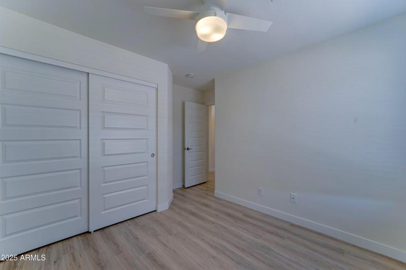 289 E MESQUITE STREET-21