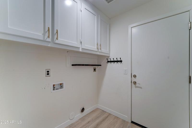 289 E MESQUITE STREET-23