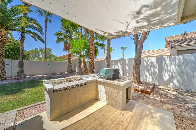 289 E MESQUITE STREET-27