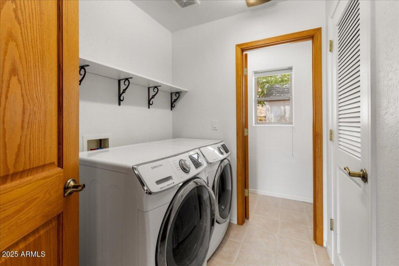 17-Laundry Room