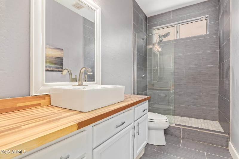 31 - 46th 1st Floor Bath