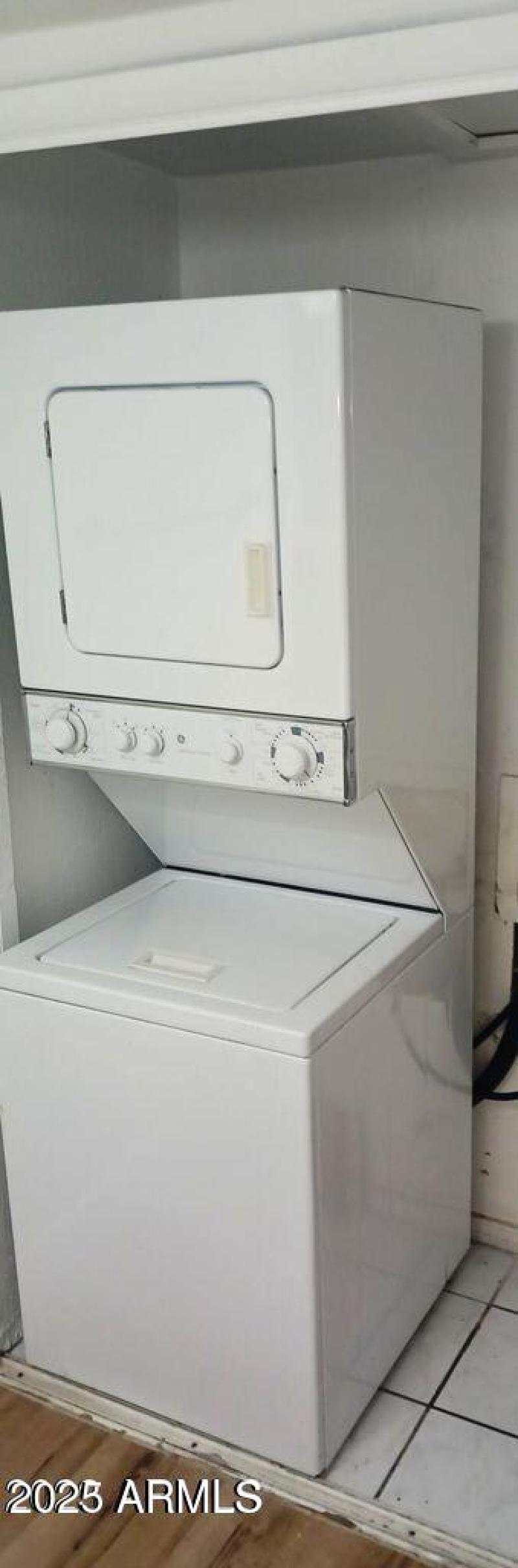 20230406233830380979000000-o