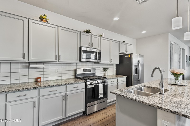 neutral, modern colors