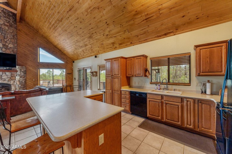 2781AirParkDr-Overgaard-AZ-8