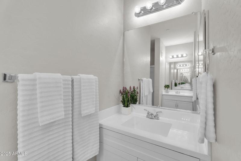 22-web-or-mls-Gilbert-24