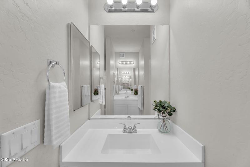 25-web-or-mls-Gilbert-31