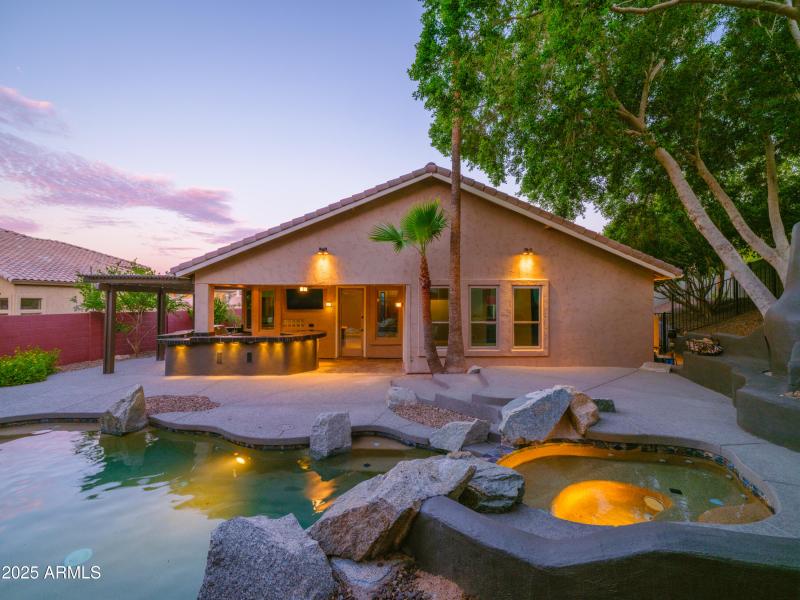 Heated Spa cascades to Pool