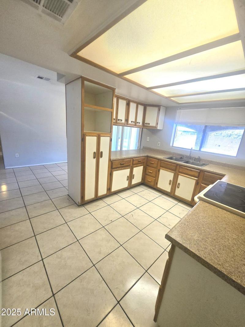 01ea6a38-a703-49a8-a6bf-9a8859366aa1