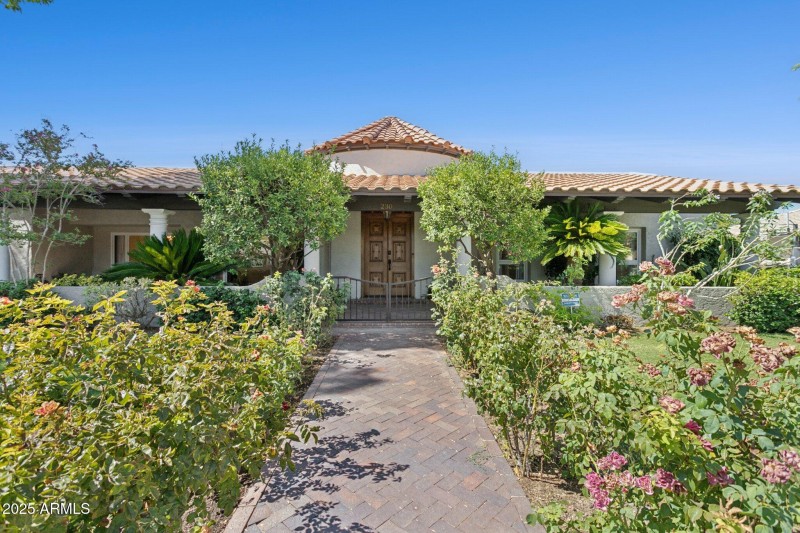 1-web-or-mls-230-w-morten-ave