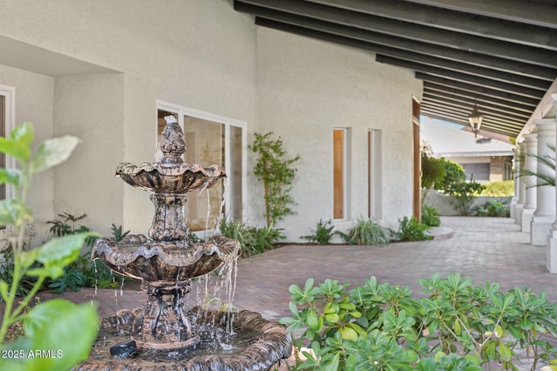 5-web-or-mls-230-w-morten-ave