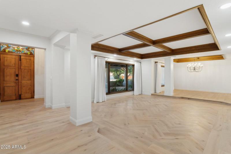 11-web-or-mls-230-w-morten-ave