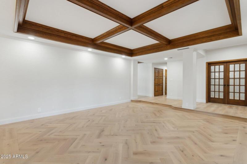 14-web-or-mls-230-w-morten-ave